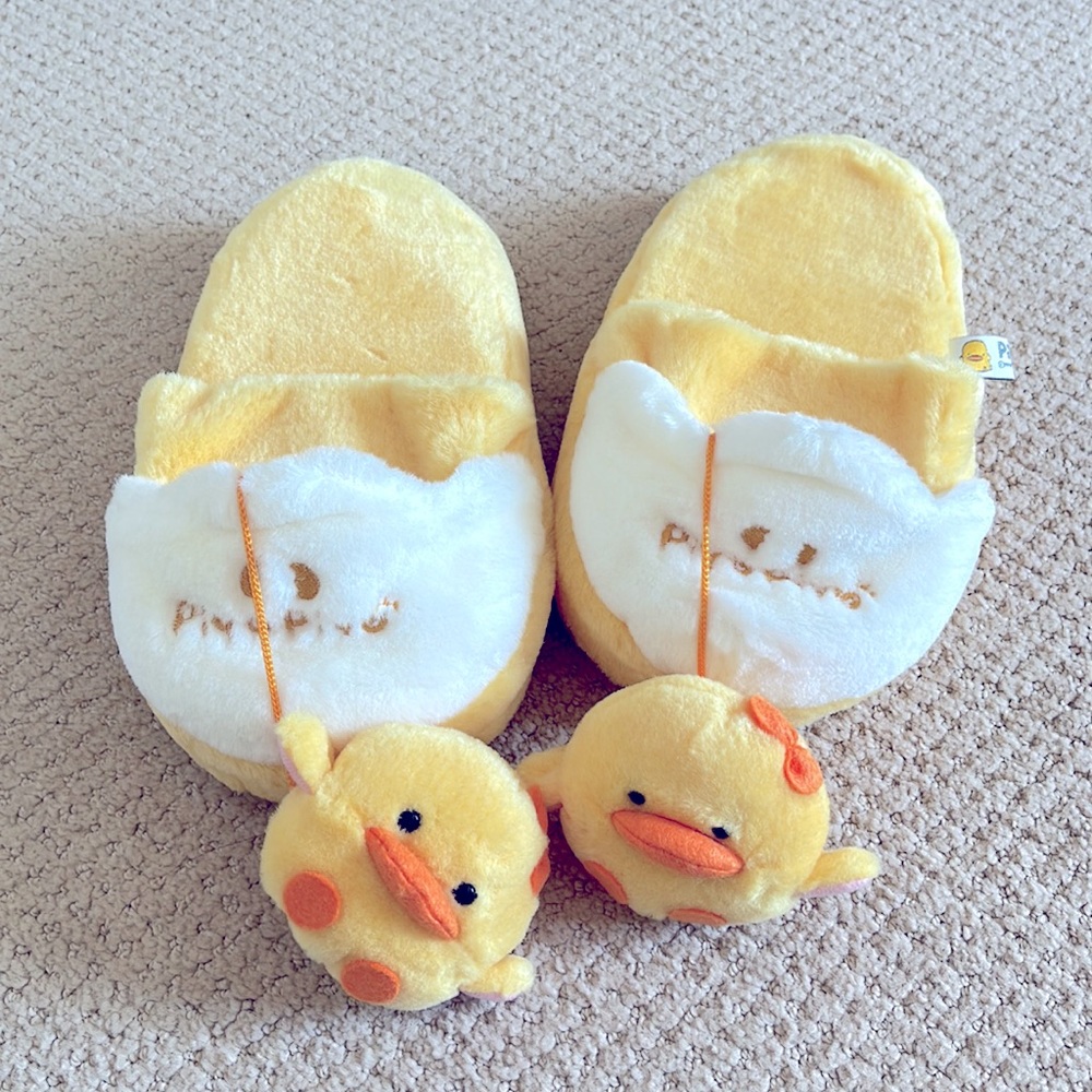 NEW Pipiyo Plushy Slipper Women Size 6-6.5 - Picture 3 of 7
